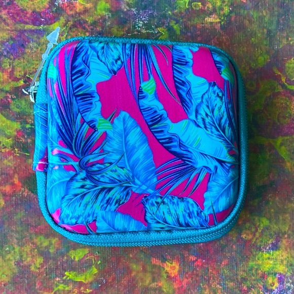 NTW Tropicana Leaves Hawaiian Designed Tech EarBud Zipper Travel Storage… - Picture 1 of 4